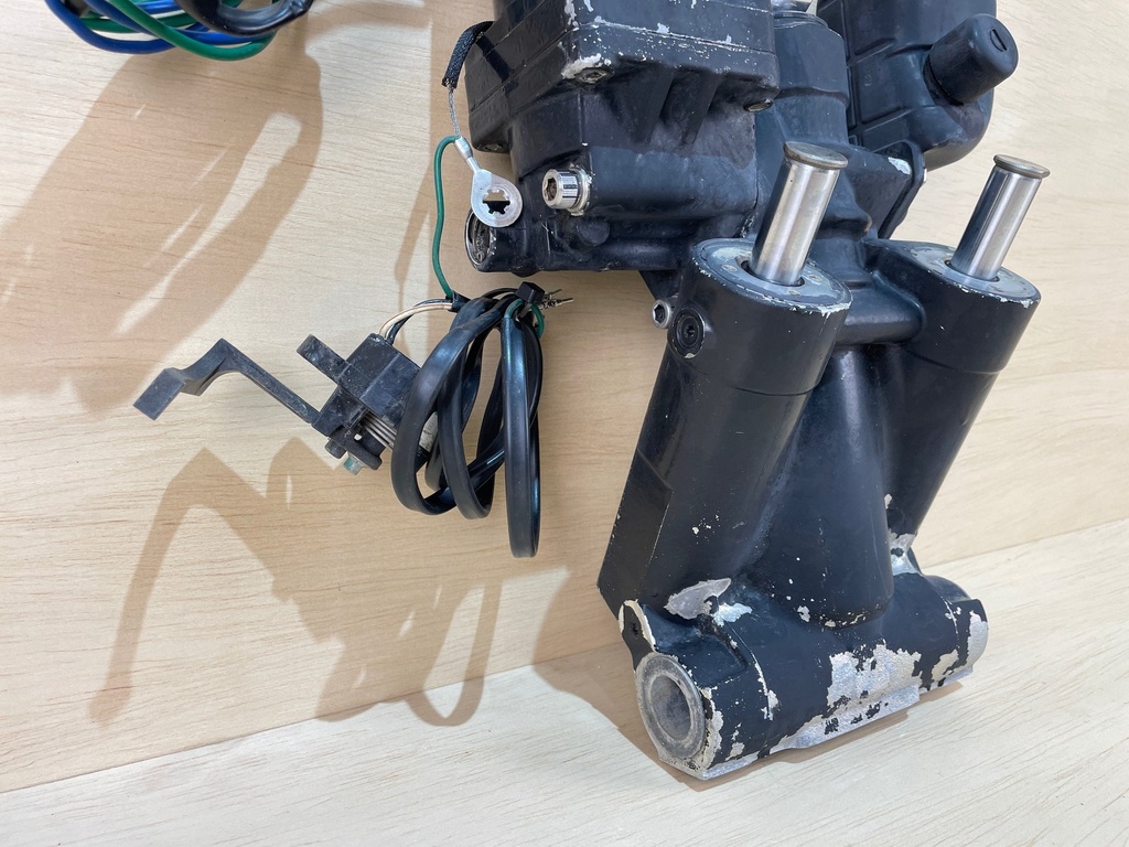 OMC Johnson Evinrude Hydraulic Power Trim And Tilt Assembly Unit Used