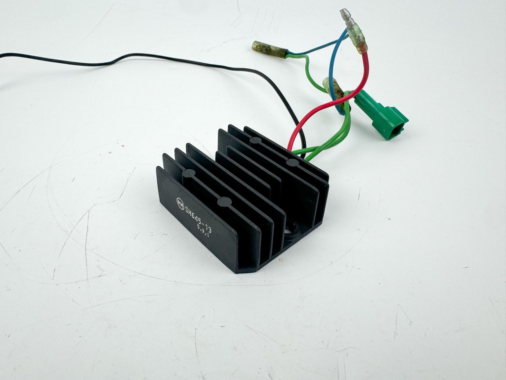 2006 Yamaha 90 HP 2 Stroke Outboard Rectifier & Regulator 6H0-81960-10-00 OEM