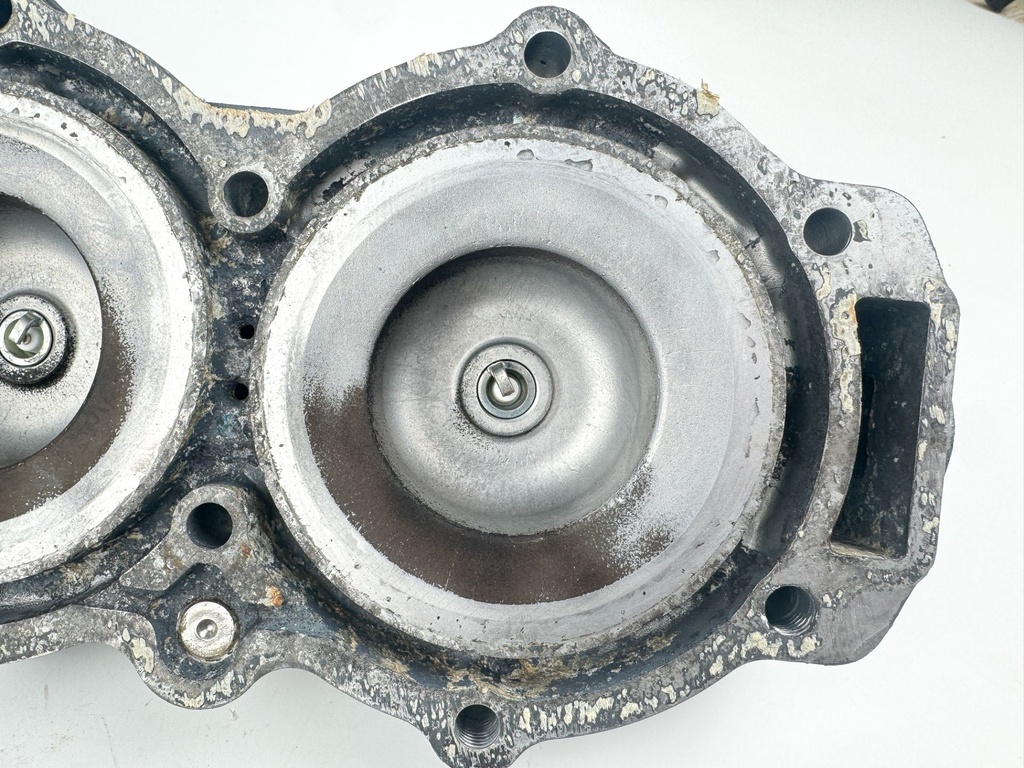 2006 Yamaha 90 HP 2 Stroke Outboard Cylinder Head Set 6H1-11111-01-1S OEM