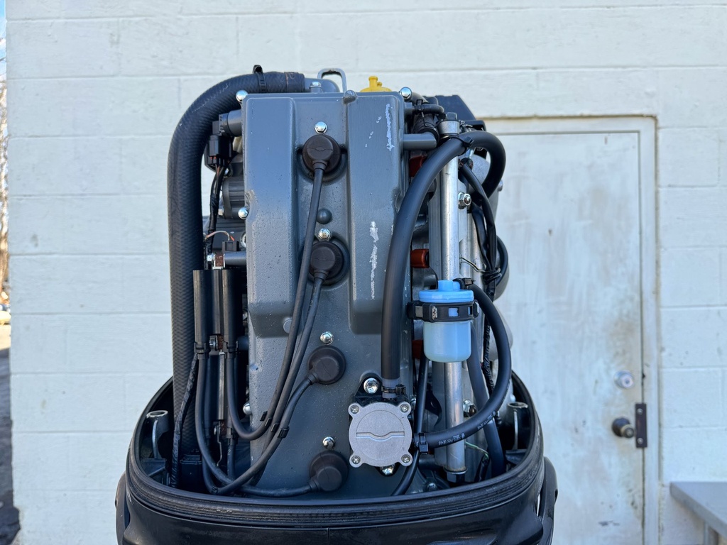 2007 Suzuki 90HP 4 Stroke Outboard Engine 20" Long Shaft - 539 Hours