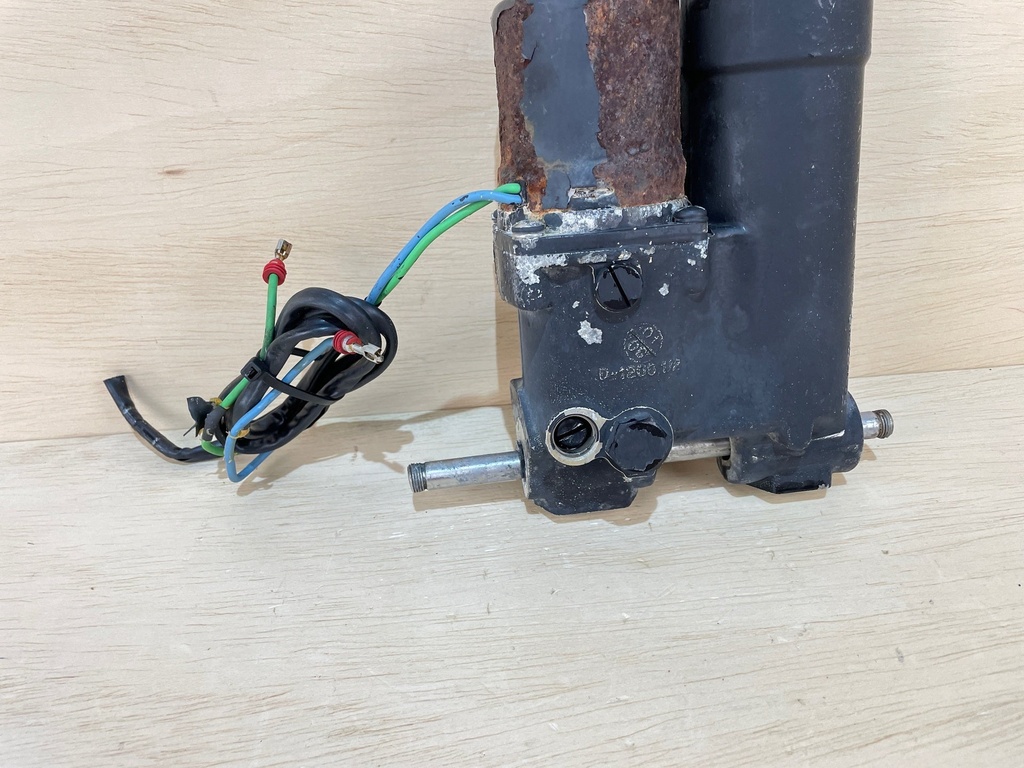 Evinrude Etec 40 50 60 HP Power Trim Tilt Unit Assembly 5005441