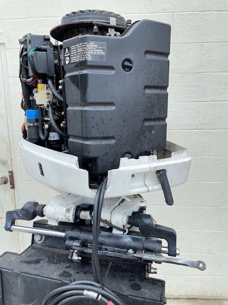 2000 Evinrude 200HP 3.3L 25" Outboard 25" - 2 Stroke