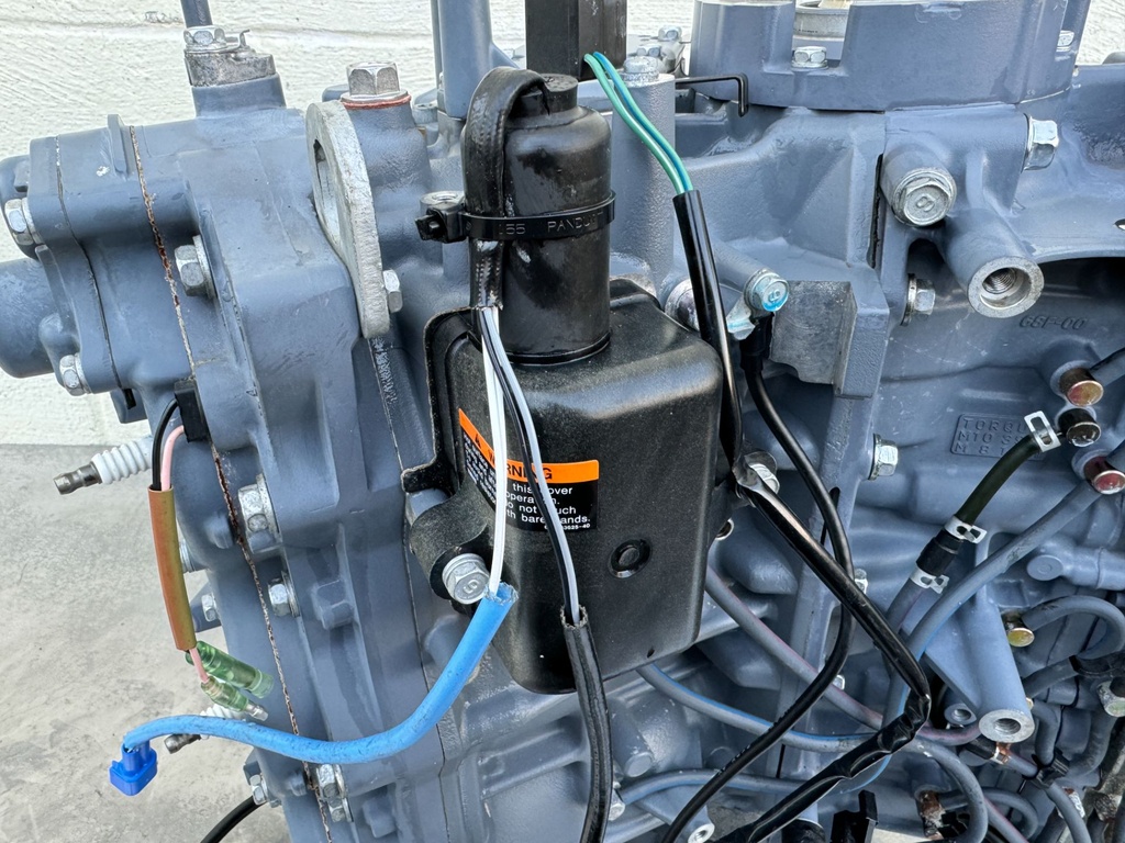 2003 Yamaha 200 HP 2 Stroke Outboard Powerhead 68F-15100-00-1S OEM