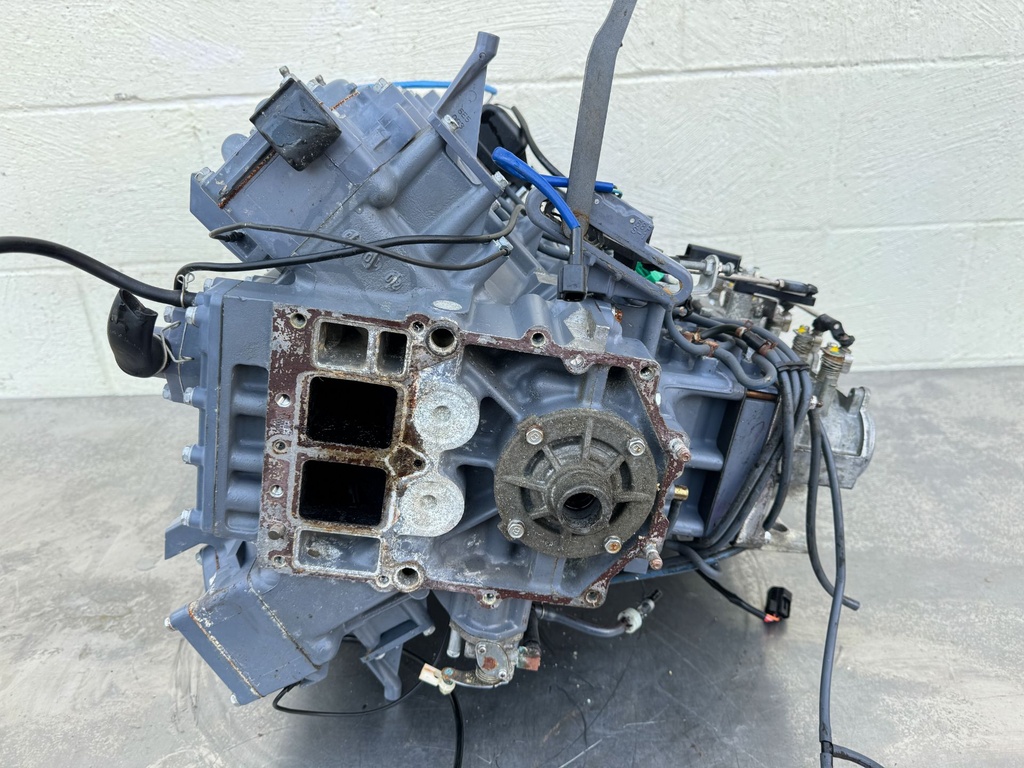 2003 Yamaha 200 HP 2 Stroke Outboard Powerhead 68F-15100-00-1S OEM