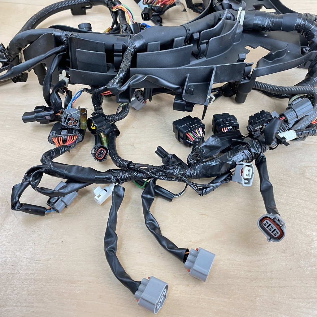 2007 Yamaha 250HP 4 Stroke Outboard Engine Wiring Harness 6P2-82590-30-00