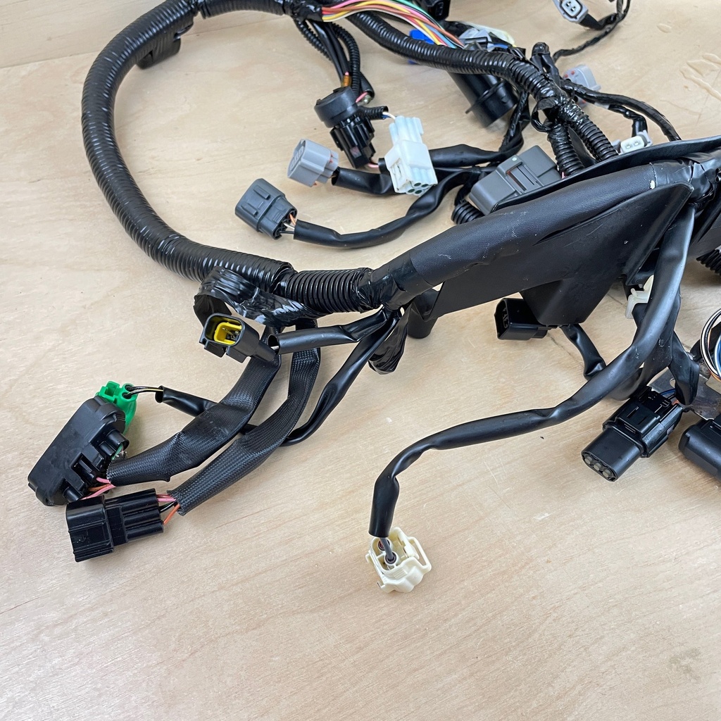 2007 Yamaha 250HP 4 Stroke Outboard Engine Wiring Harness 6P2-82590-30-00