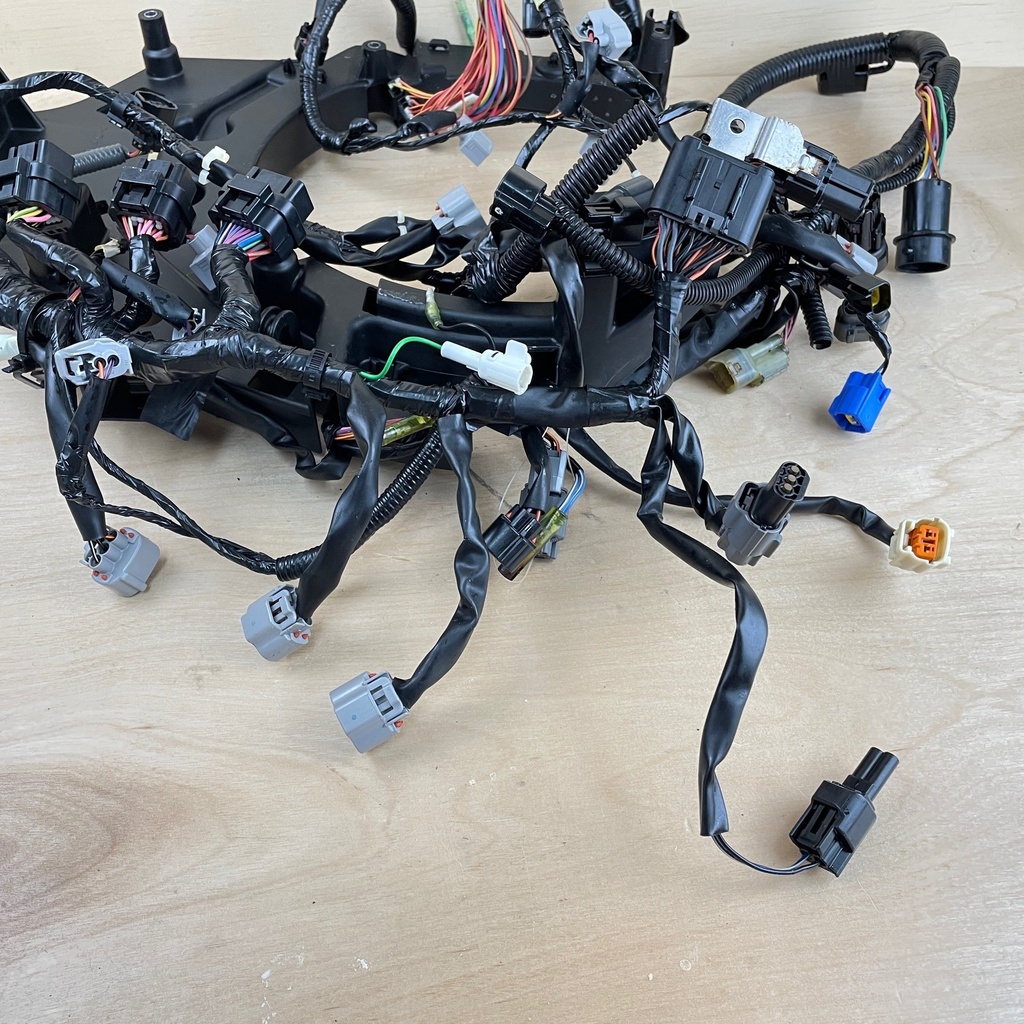 2007 Yamaha 250HP 4 Stroke Outboard Engine Wiring Harness 6P2-82590-30-00