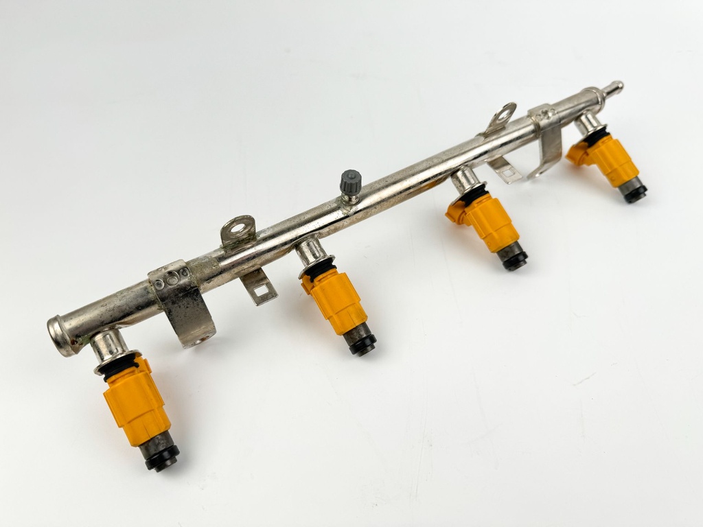 2011 Yamaha 150 HP 4 Stroke Outboard Fuel Injector Set W/ Rail 63P-13160-00-00 OEM