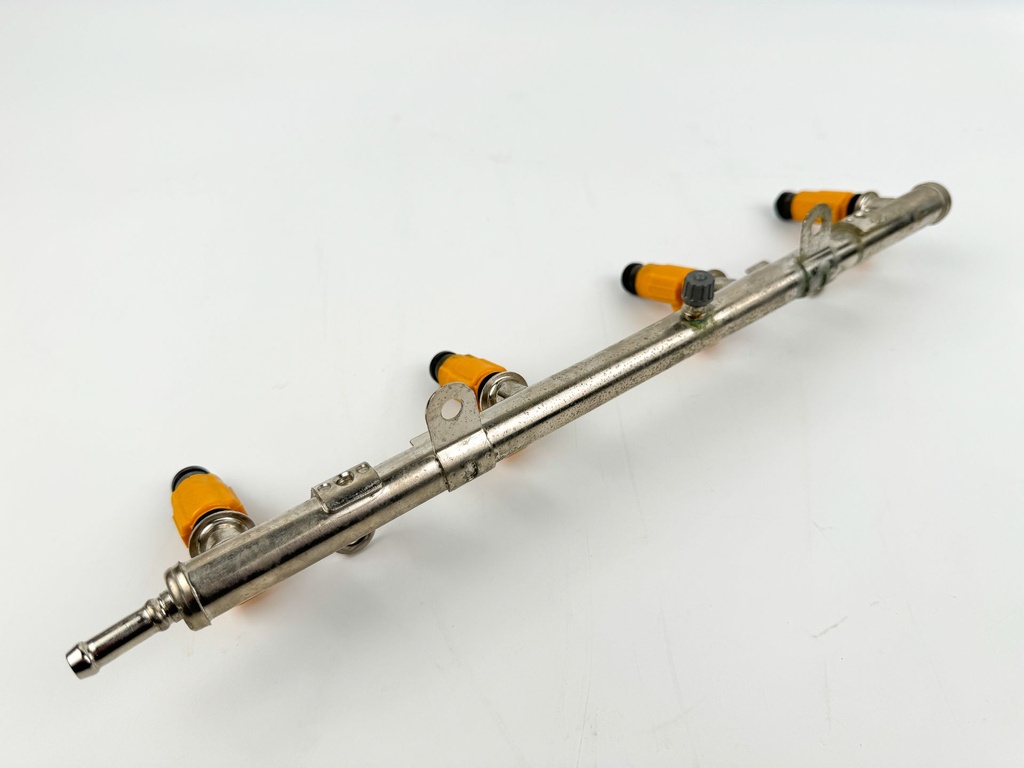 2011 Yamaha 150 HP 4 Stroke Outboard Fuel Injector Set W/ Rail 63P-13160-00-00 OEM