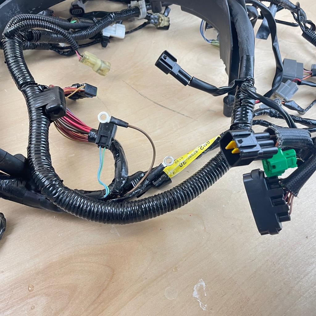 2006 Yamaha 250HP 3.3L 4 Stroke Outboard Engine Wiring Harness 6P2-82590-30-00