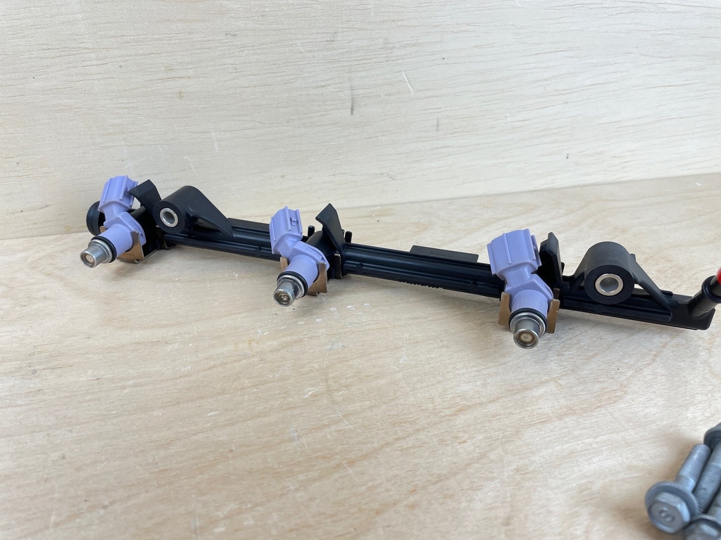 Yamaha 250HP Outboard Engine Fuel Injector Set with Rail 6P2-13160-11-00 6P2-13160-10-00