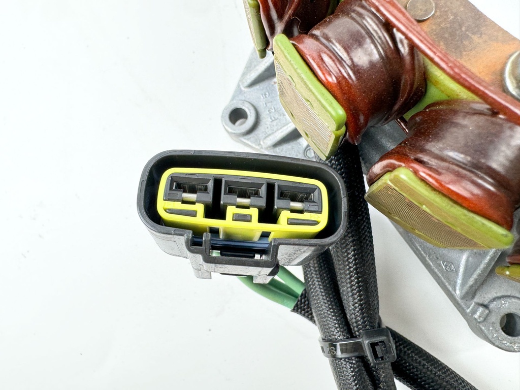 2004 + Yamaha 150HP 4 Stroke Outboard Stator & Base Assembly 63P-81460-00-00