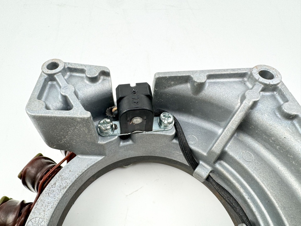 2004 + Yamaha 150HP 4 Stroke Outboard Stator & Base Assembly 63P-81460-00-00