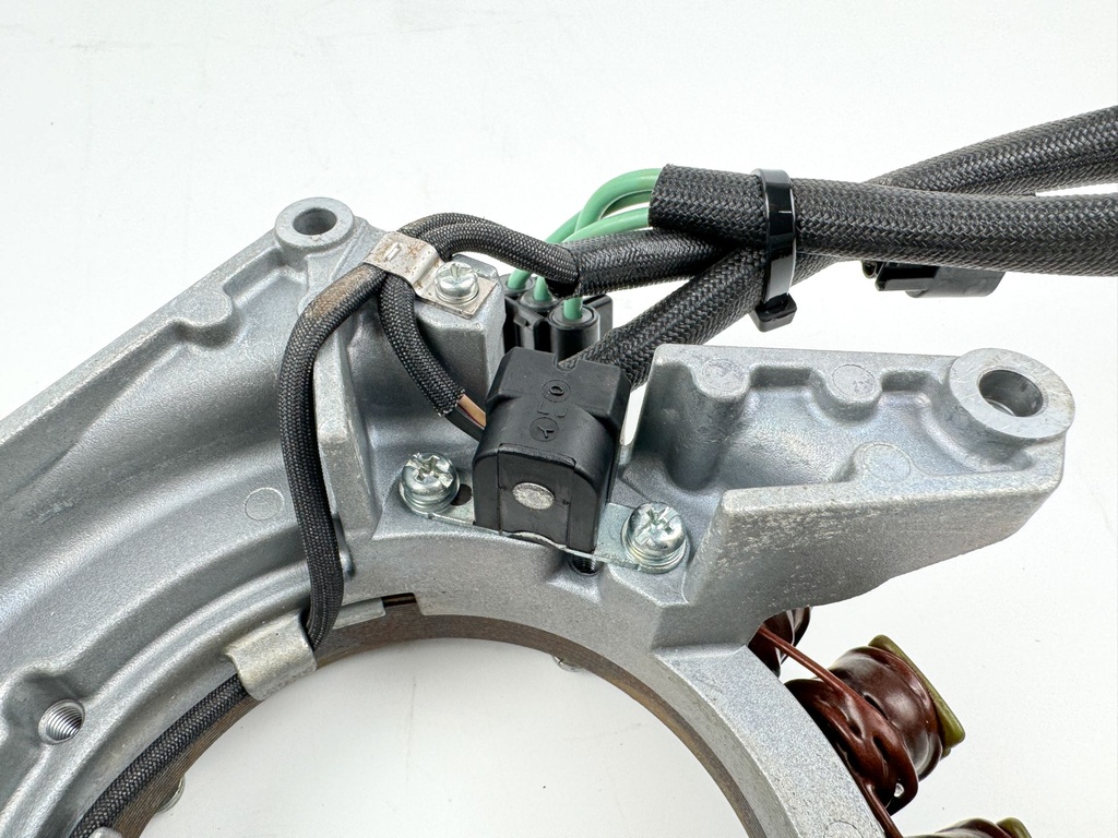 2004 + Yamaha 150HP 4 Stroke Outboard Stator & Base Assembly 63P-81460-00-00