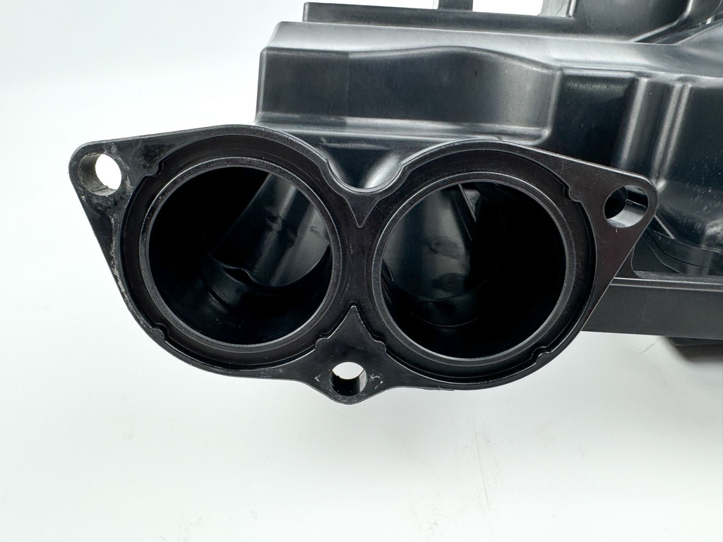 2011 Yamaha 150 HP 4 Stroke Outboard Intake Air Silencer Assembly 63P-14440-00-00 OEM