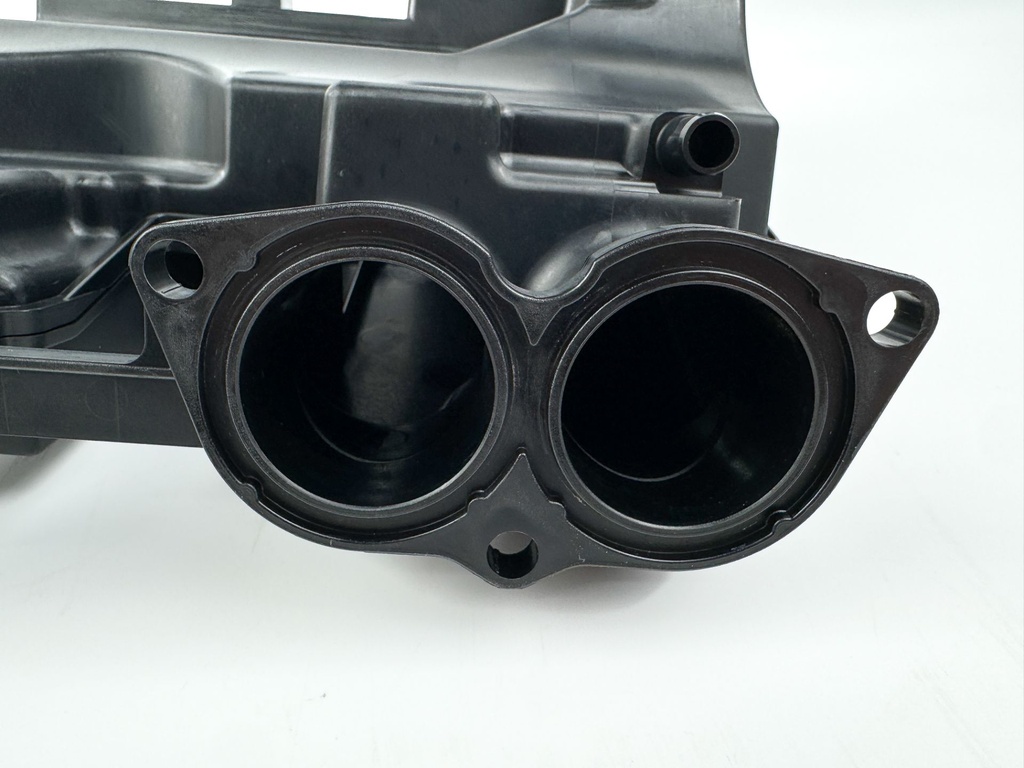 2011 Yamaha 150 HP 4 Stroke Outboard Intake Air Silencer Assembly 63P-14440-00-00 OEM