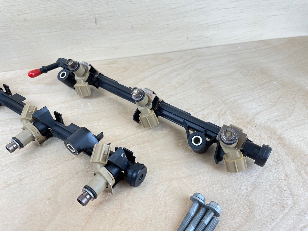 Yamaha 3.3L 250HP 4 Stroke Outboard Engine Fuel Injector Set 6P2-13160-11-00 6P2-13160-10-00