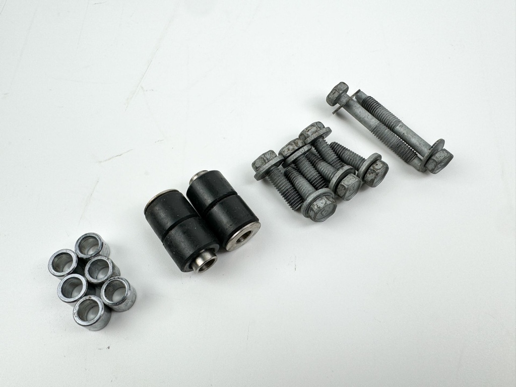 2011 Yamaha 150 HP 4 Stroke Outboard Intake Air Silencer Assembly 63P-14440-00-00 OEM