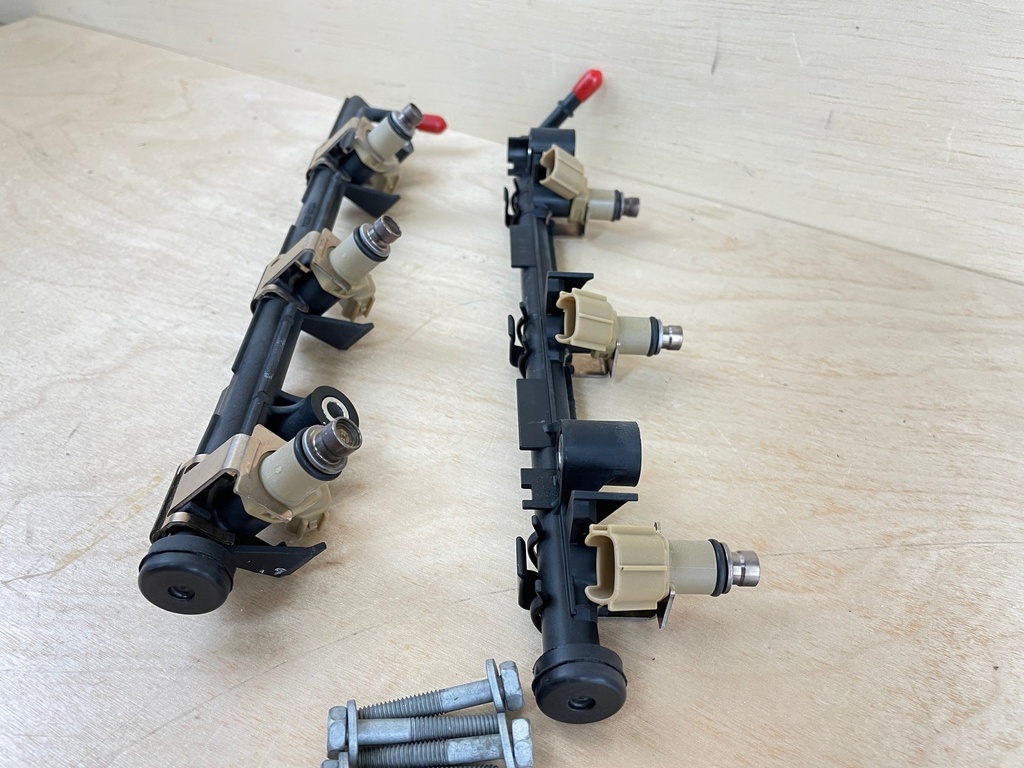 Yamaha 3.3L 250HP 4 Stroke Outboard Engine Fuel Injector Set 6P2-13160-11-00 6P2-13160-10-00