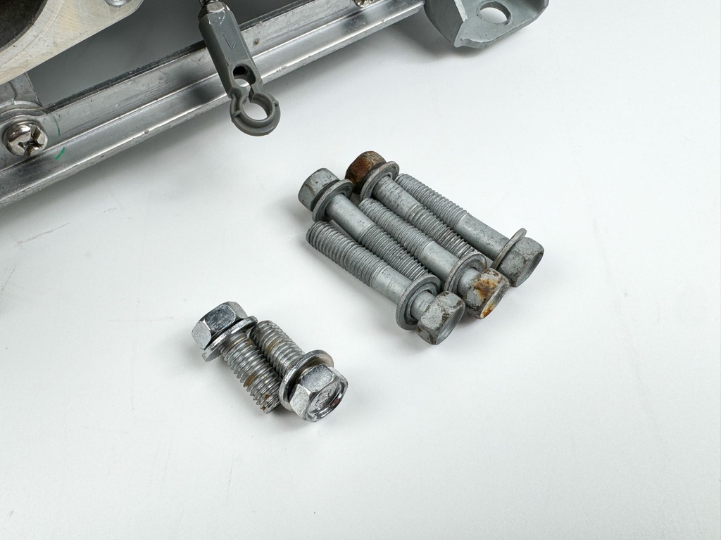 2011 Yamaha 150 HP 4 Stroke Outboard Intake Manifold & Throttle Body 63P-13641-00-00 OEM