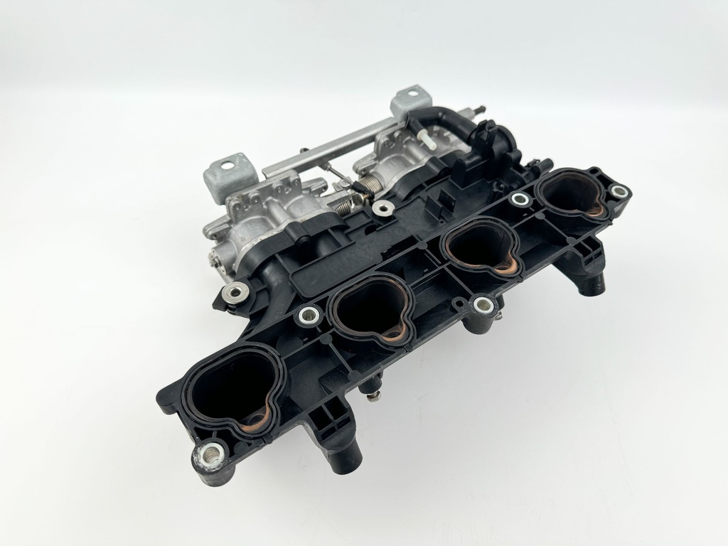 2011 Yamaha 150 HP 4 Stroke Outboard Intake Manifold & Throttle Body 63P-13641-00-00 OEM