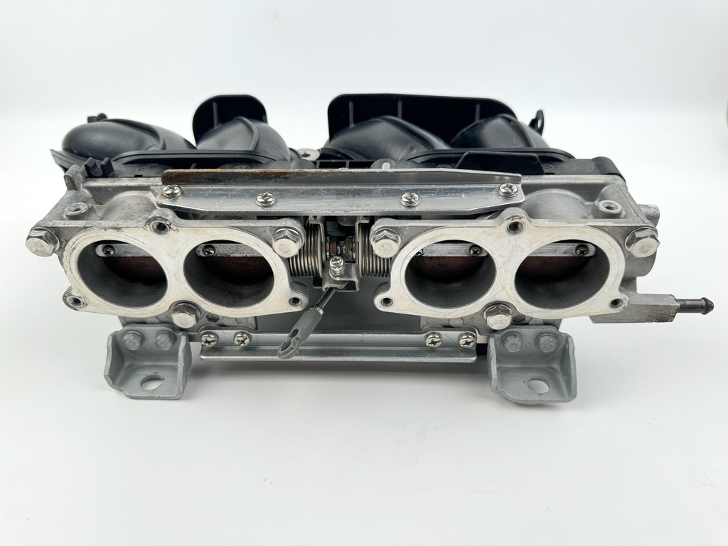 2011 Yamaha 150 HP 4 Stroke Outboard Intake Manifold & Throttle Body 63P-13641-00-00 OEM