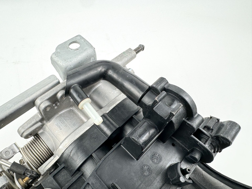 2011 Yamaha 150 HP 4 Stroke Outboard Intake Manifold & Throttle Body 63P-13641-00-00 OEM