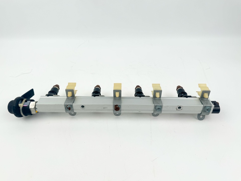 2007 Honda 150 HP 4 Stroke Outboard Fuel Injector Set W/ Rail 16450-ZY6-003 OEM