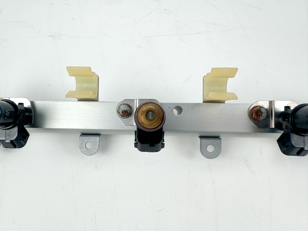 2007 Honda 150 HP 4 Stroke Outboard Fuel Injector Set W/ Rail 16450-ZY6-003 OEM