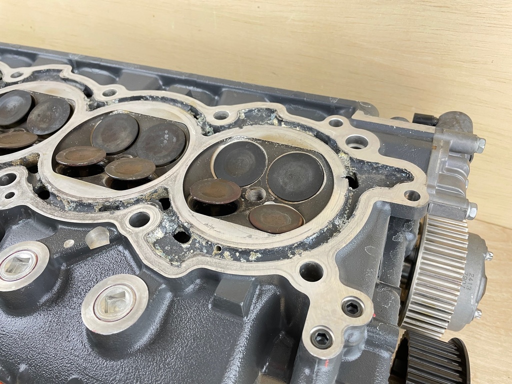 2008 Yamaha 350HP Outboard Left Port Side Cylinder Head 6AW-W009A-A0-9S