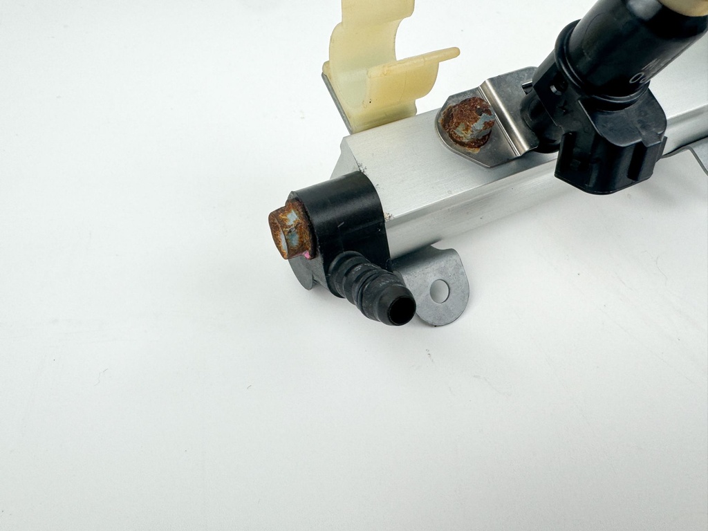 2007 Honda 150 HP 4 Stroke Outboard Fuel Injector Set W/ Rail 16450-ZY6-003 OEM