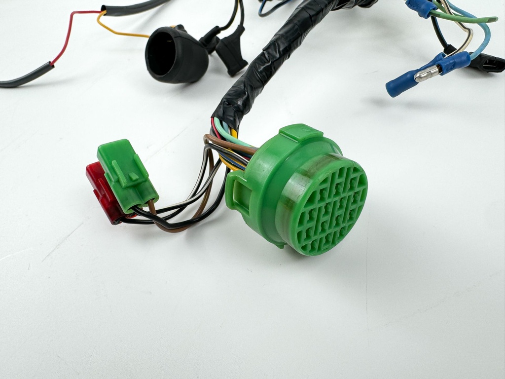 2005 Honda 90 HP 4 Stroke Outboard Engine Wire Harness 32520-ZW1-000 OEM