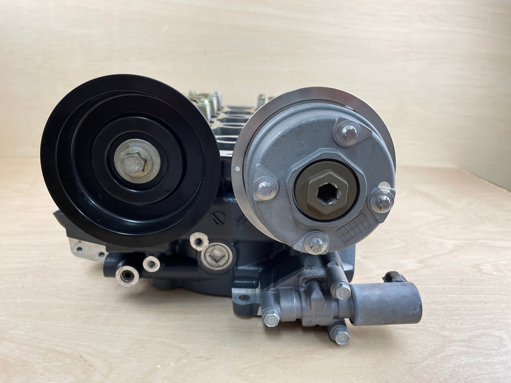 2008 Yamaha 350HP Outboard Right Starboard Cylinder Head 6AW-W009C-A0-9S