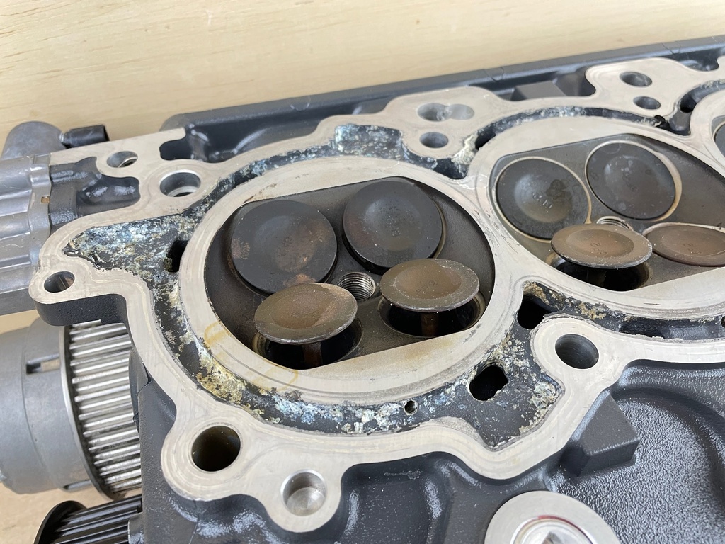 2008 Yamaha 350HP Outboard Right Starboard Cylinder Head 6AW-W009C-A0-9S