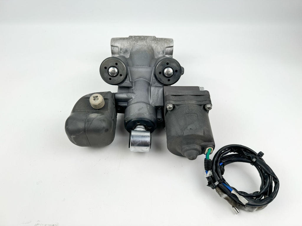 2005 Honda 90 HP 4 Stroke Outboard Power Trim Tilt Unit 56000-ZW1-708 OEM