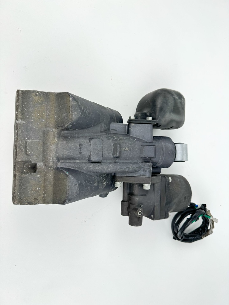 2005 Honda 90 HP 4 Stroke Outboard Power Trim Tilt Unit 56000-ZW1-708 OEM