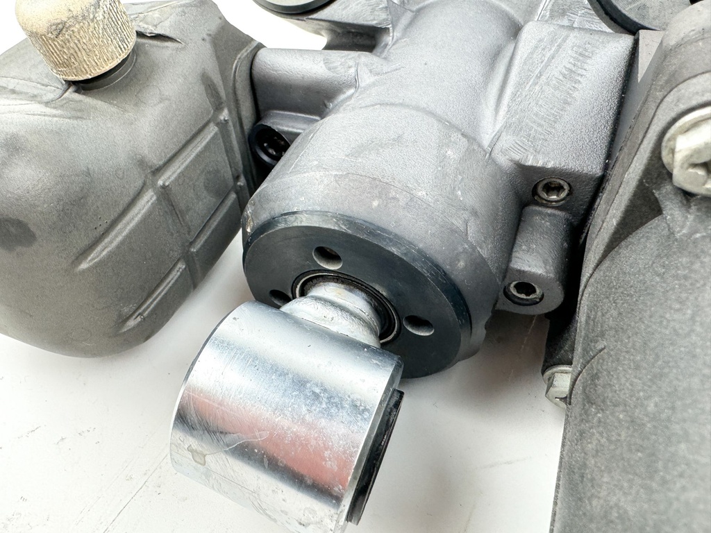 2005 Honda 90 HP 4 Stroke Outboard Power Trim Tilt Unit 56000-ZW1-708 OEM