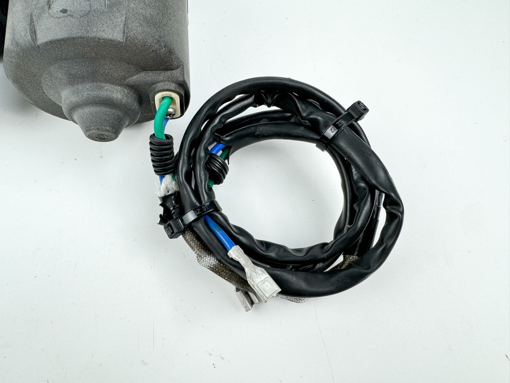 2005 Honda 90 HP 4 Stroke Outboard Power Trim Tilt Unit 56000-ZW1-708 OEM