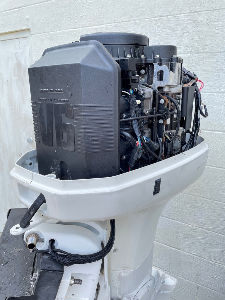 2004 Johnson 175HP Outboard 25" Shaft 2 Stroke Engine