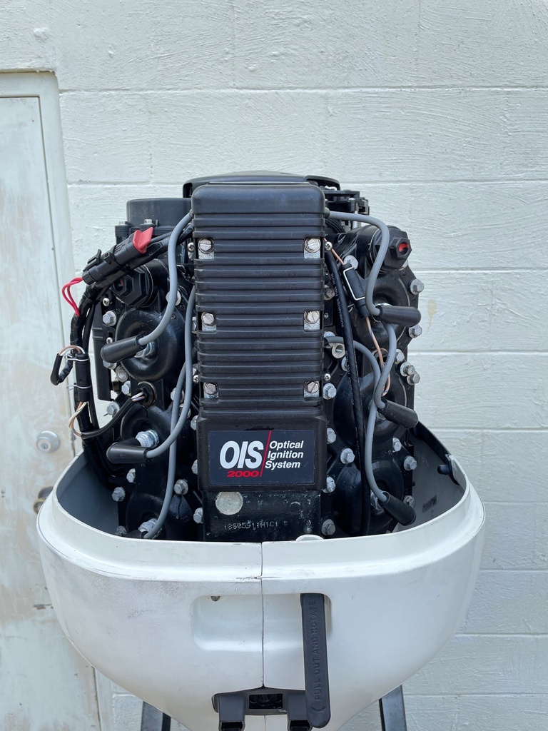 2004 Johnson 175HP Outboard 25" Shaft 2 Stroke Engine