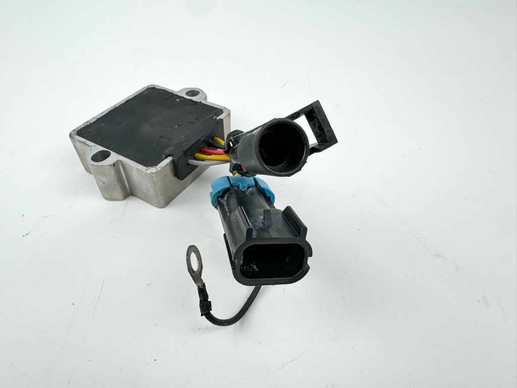 2003 Mercury 60 HP 4 Stroke Outboard Voltage Regulator 883071T1 OEM
