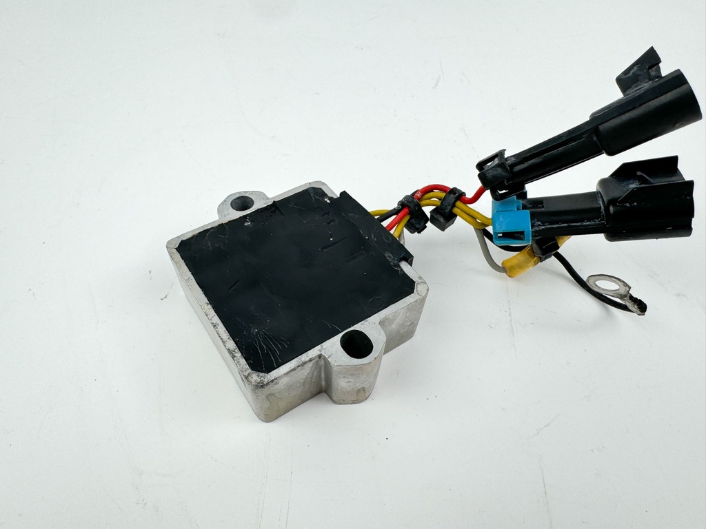 2003 Mercury 60 HP 4 Stroke Outboard Voltage Regulator 883071T1 OEM