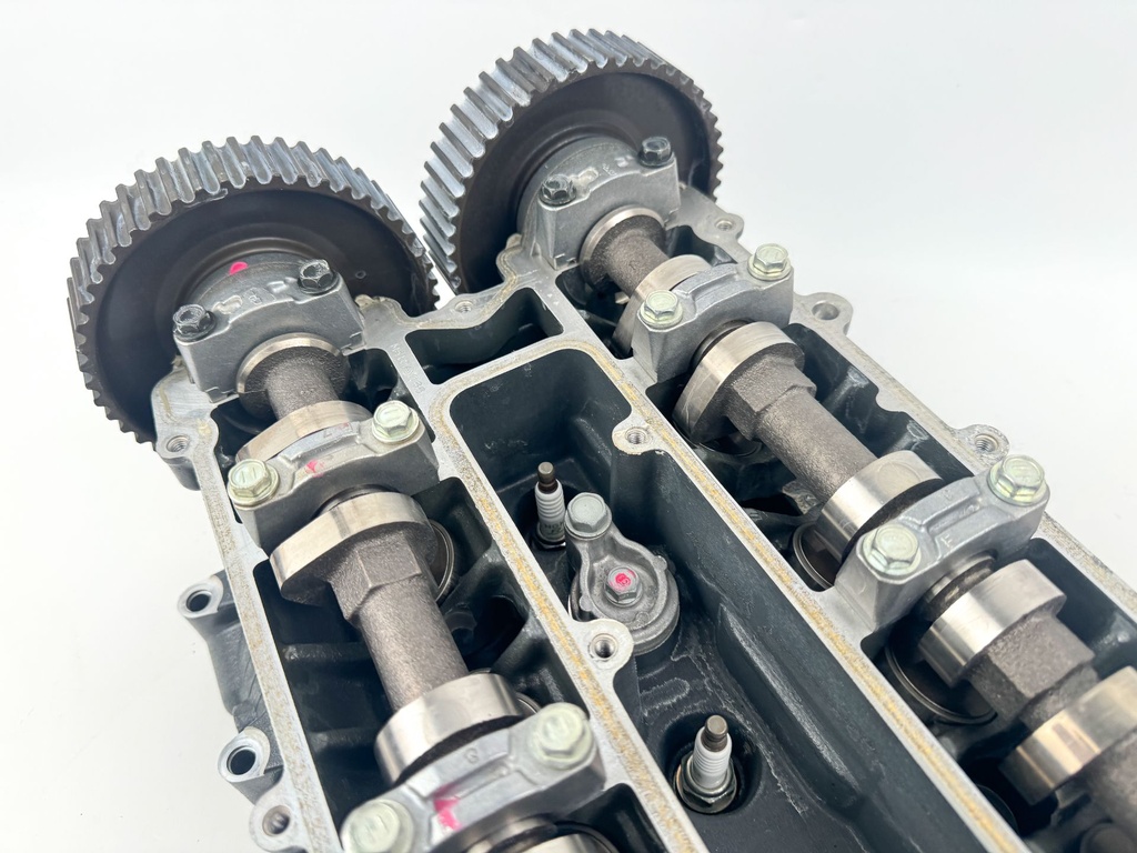 2011 Yamaha 150 HP 4 Stroke Outboard Cylinder Head 63P-W009A-03-9S OEM