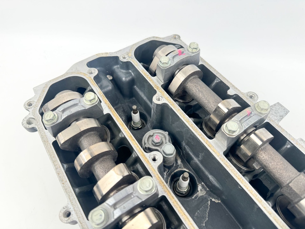 2011 Yamaha 150 HP 4 Stroke Outboard Cylinder Head 63P-W009A-03-9S OEM