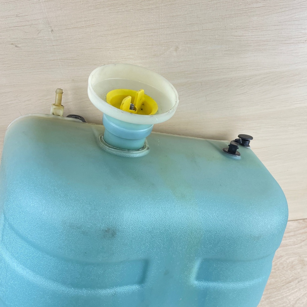 2010 Mercury 115HP 2 Optimax Outboard Oil Tank Assembly 879844T04 879844T08