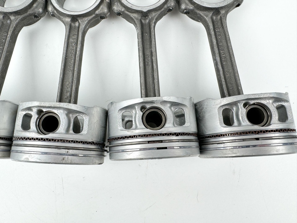 2003 Mercury 60 HP 4 Stroke Outboard Piston & Connecting Rod Set 856064A1 OEM