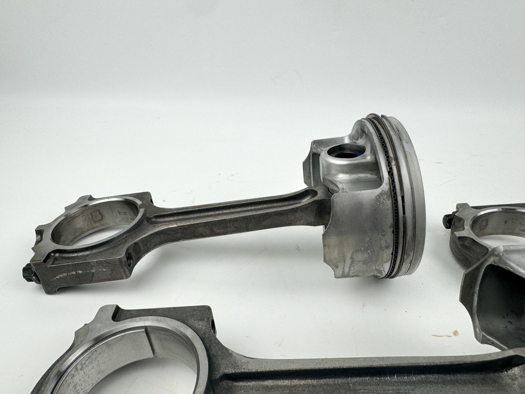 2005 Yamaha 150HP 4 Stroke Outboard Piston & Connecting Rod Set 63P-W1164-01-00