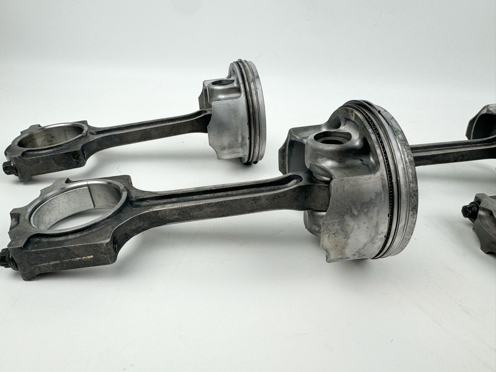 2005 Yamaha 150HP 4 Stroke Outboard Piston & Connecting Rod Set 63P-W1164-01-00