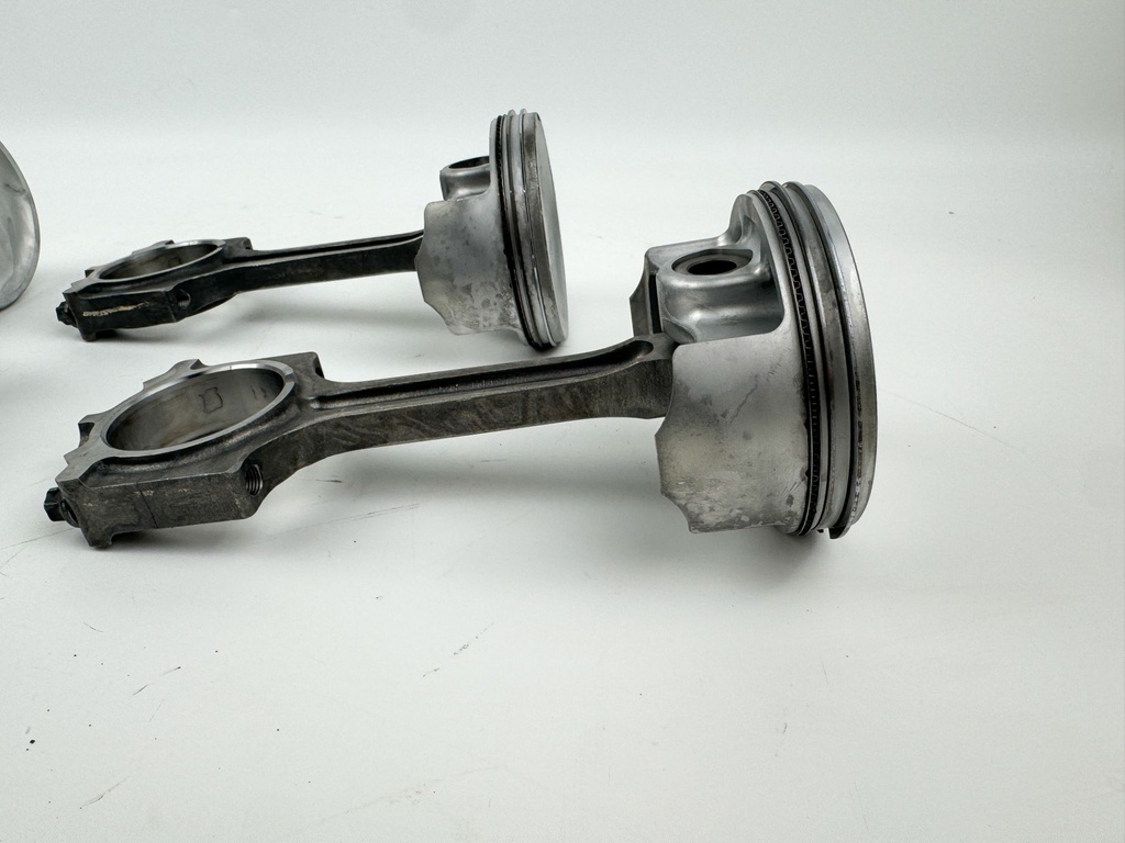 2005 Yamaha 150HP 4 Stroke Outboard Piston & Connecting Rod Set 63P-W1164-01-00