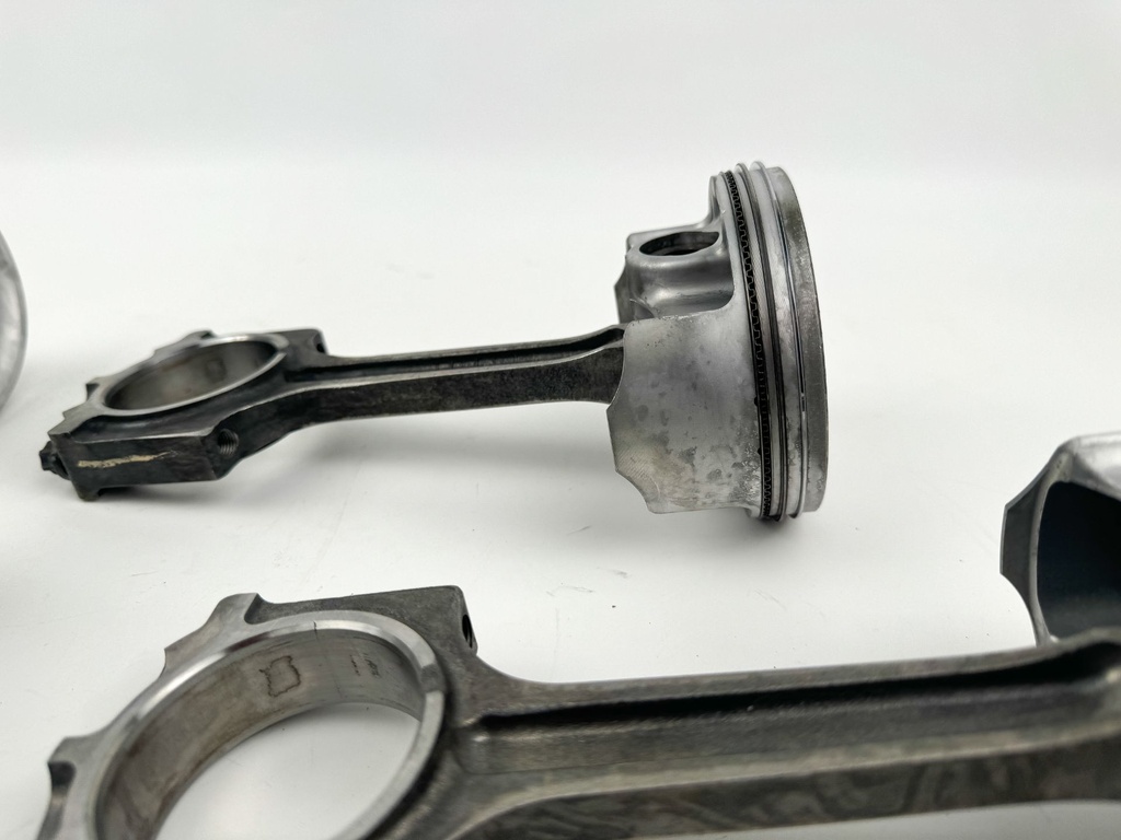 2005 Yamaha 150HP 4 Stroke Outboard Piston & Connecting Rod Set 63P-W1164-01-00